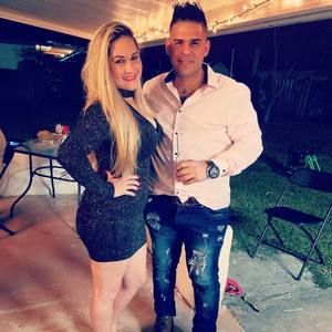 Meet your Posher, Claudia